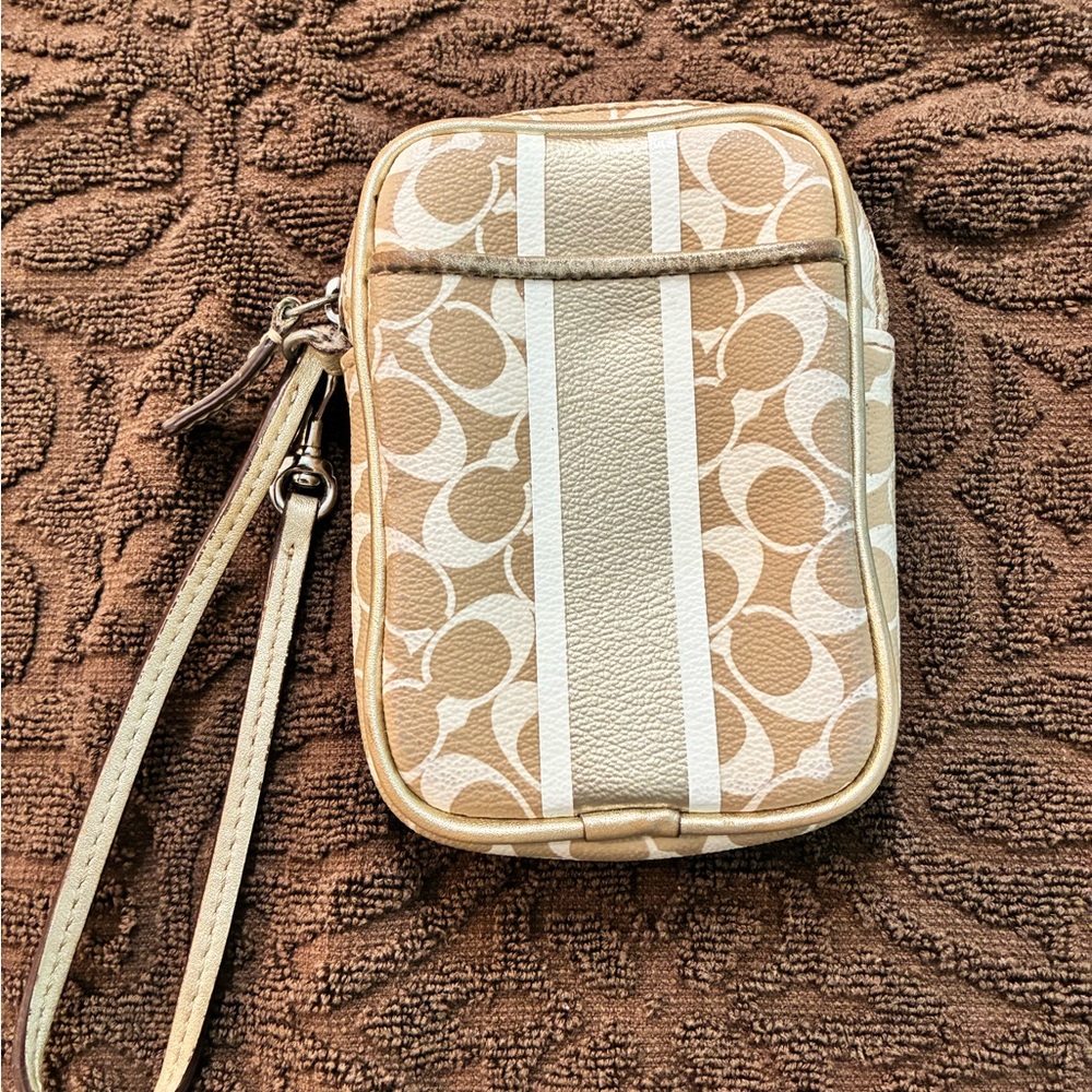 NWT Coach Signature Tan/White Coated Canvas/Leather Wristlet 5.75"L x 1"W x 4